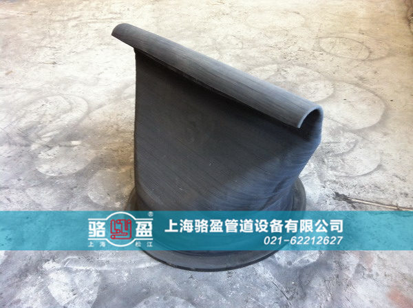 大口徑彎嘴法蘭式<a href=http://www.henantianyue.com/ target=_blank class=infotextkey><a href=http://www.henantianyue.com target=_blank class=infotextkey>鴨嘴閥</a></a>生產(chǎn)現(xiàn)場(chǎng)